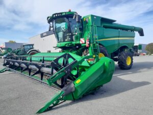 Moissonneuse batteuse JOHN DEERE S770i – Coupe : 9,00 m