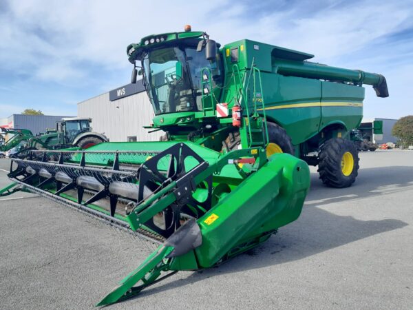Moissonneuse batteuse JOHN DEERE S770i – Coupe : 9,00 m