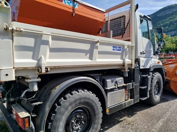 9a57ec96-94ee-4a7d-841e-16fa3b8f591f MERCEDES UNIMOG MB 300