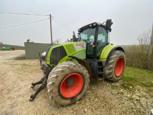 Claas AXION 820 – 190 CH