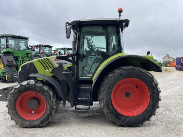 Claas ARION 520 + Bati MX – 125 CH