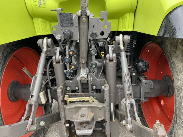 Claas ARION 520 + Bati MX – 125 CH