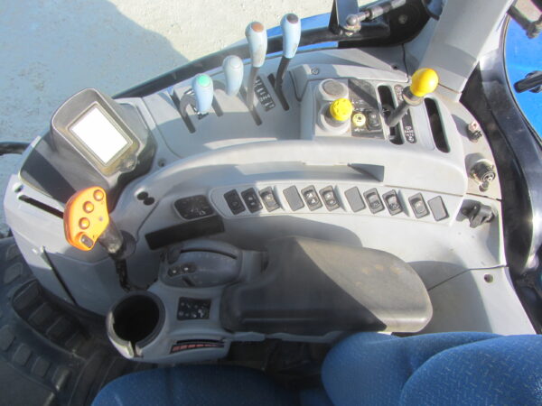 NEW HOLLAND T7060 – 210 CH