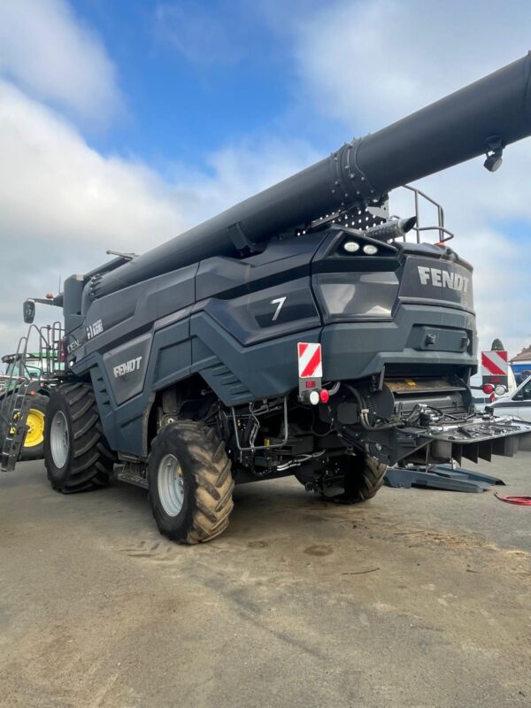 MOISSONNEUSE FENDT IDEAL 9 + Coupe 10,70 m