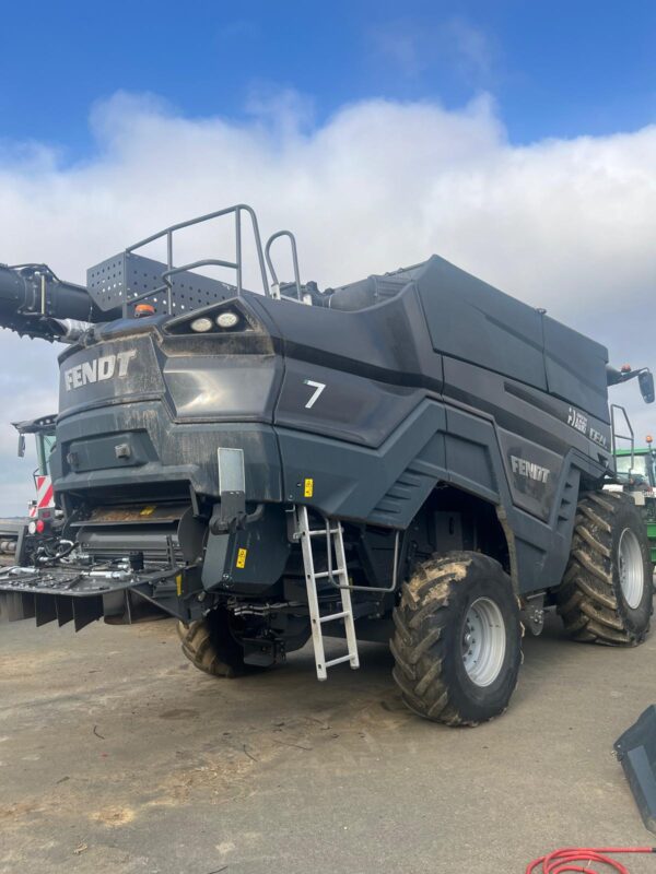 MOISSONNEUSE FENDT IDEAL 9 + Coupe 10,70 m
