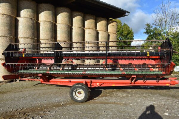 a949c8c3-3b48-4532-a19c-4336c1e4c189 Moissonneuse batteuse MASSEY FERGUSON MF 40 RS
