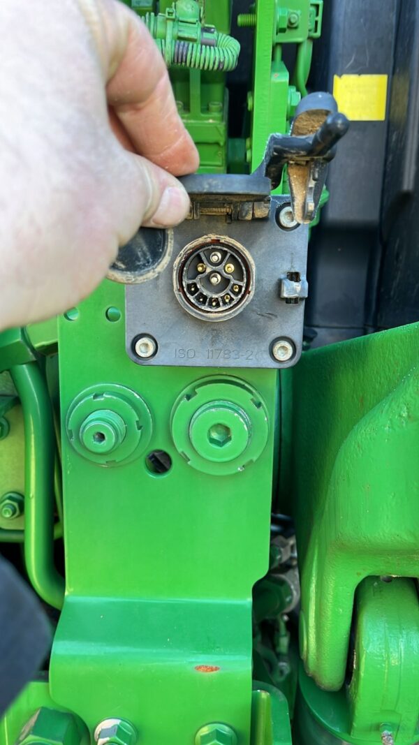 b1faf6f3-6ce1-45ed-b43f-800304f2046d JOHN DEERE 6155R Neuf