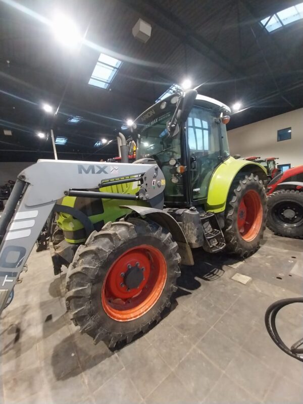 Claas ARION 510 + CHARGEUR