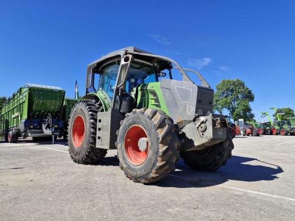 FENDT 824 S4 PROFI POSTE INVERSÉ