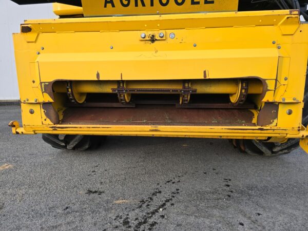 Moissonneuse-batteuse New Holland CH 7.70 Stage V