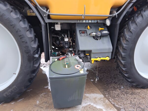 PULVÉRISATEUR AUTOMOTEUR  CHALLENGER ROGATOR 655 D