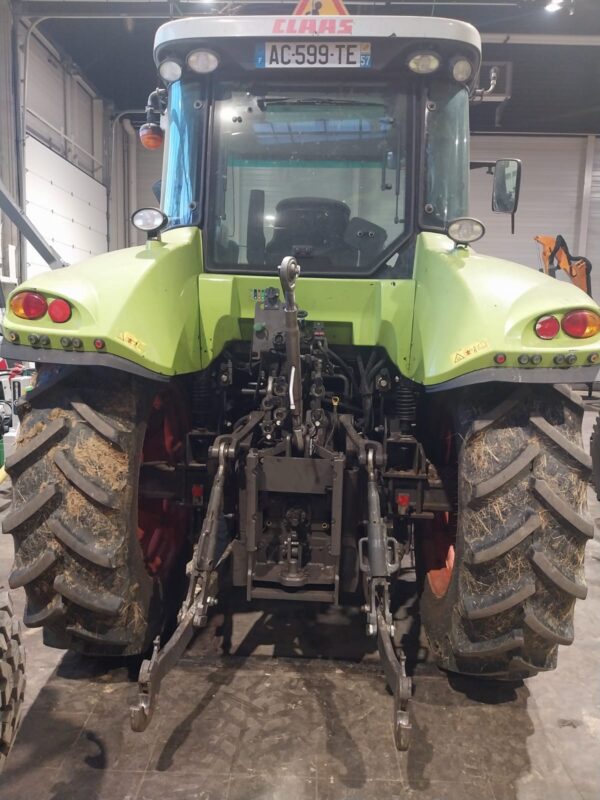 Claas ARION 510 + CHARGEUR