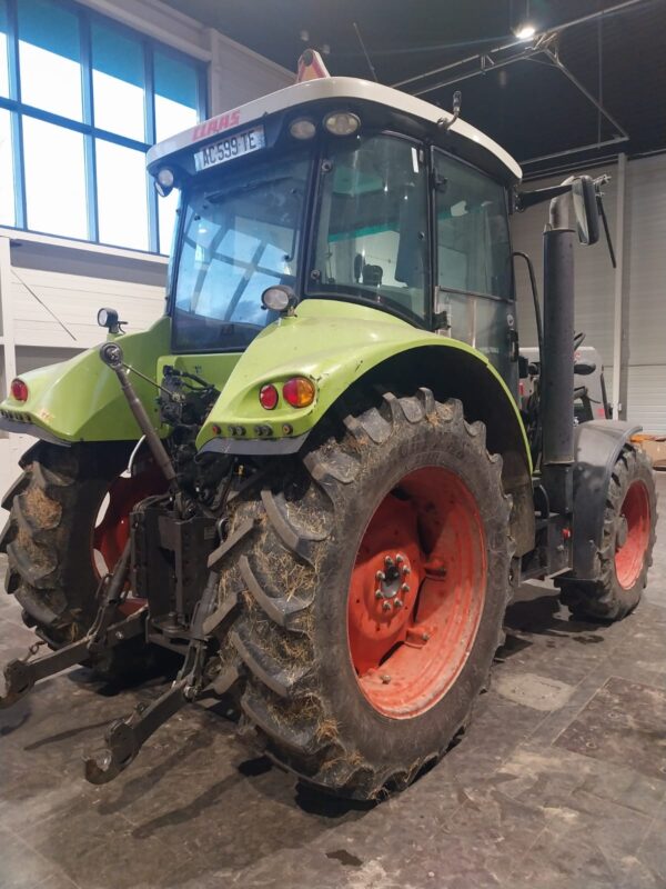 Claas ARION 510 + CHARGEUR