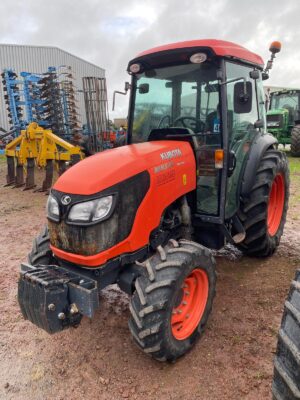 KUBOTA M8540 NARROW – SANS RELEVAGE AVANT
