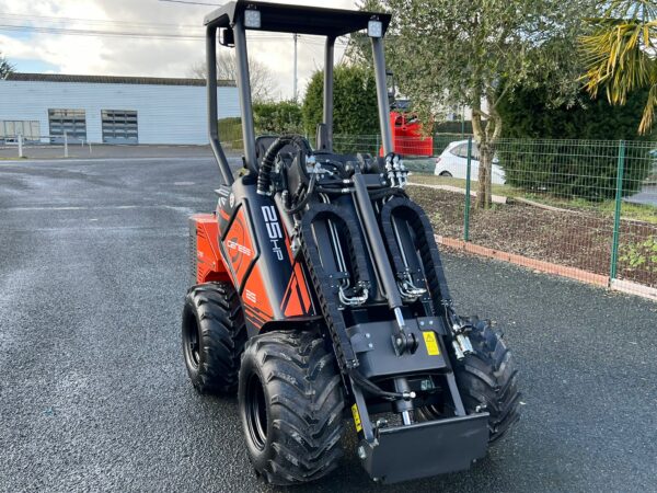 CAST LOADER GENESIS 25HP