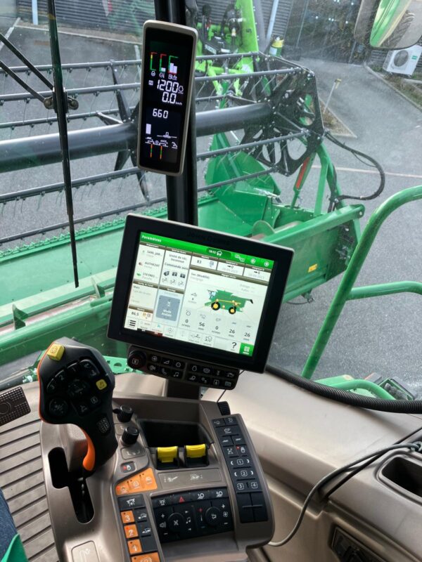 Moissonneuse batteuse JOHN DEERE S770I