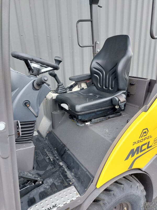 MINI CHARGEUSE MECALAC MCL2