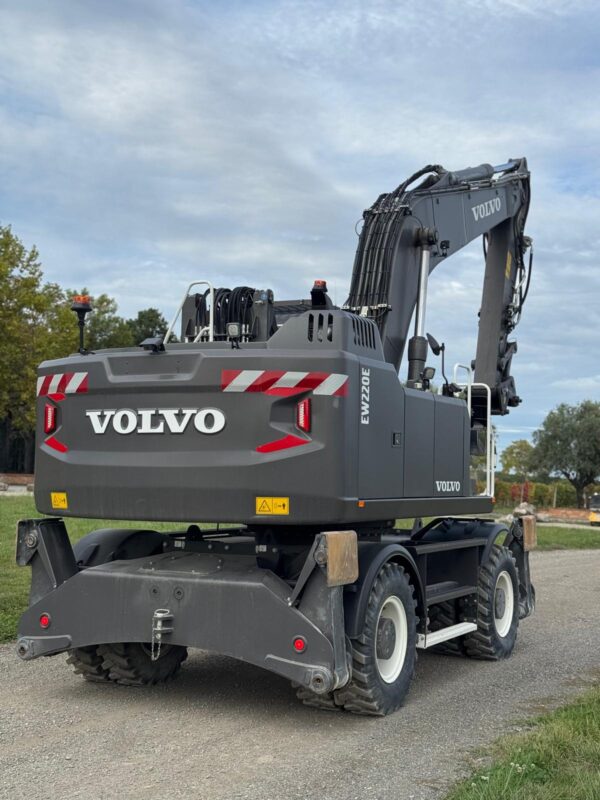 VOLVO EW220E