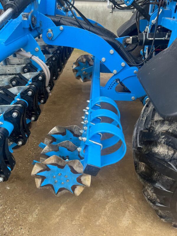 ebc8c2f2-3188-420e-8fad-9a8682a1be0e LEMKEN SOLITAIR 25 + ZIRKON