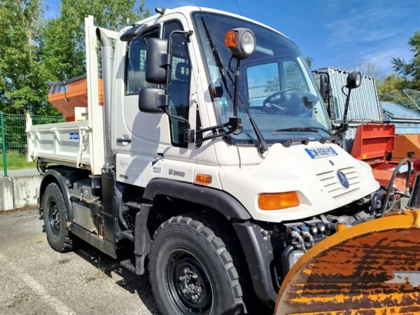 ed3f362e-ecd9-428b-981f-c20371bf4f10 MERCEDES UNIMOG MB 300