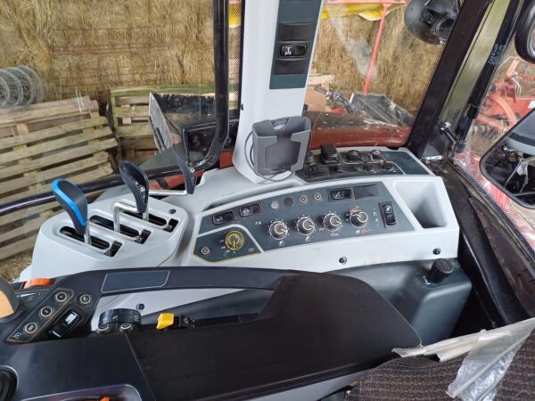 VALTRA G105 ACTIVE – 105 CH – 2021 (AVEC CHARGEUR) 