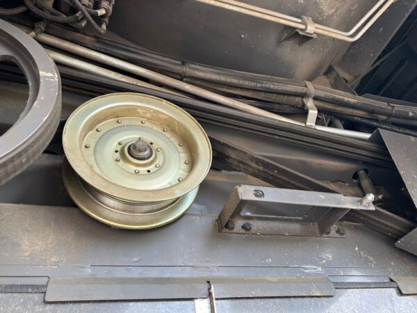 fdfeab69-f6fc-4ad3-9c1e-8e700ff34638 MOISSONNEUSE-BATTEUSE MASSEY FERGUSON IDEAL 8 PL 4 RM