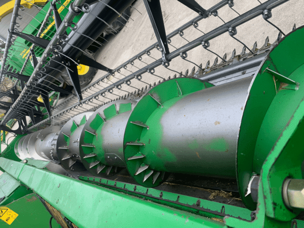 MOISSONNEUSE BATTEUSE JOHN DEERE 9780 CTS HM - Coupe 6,10 m