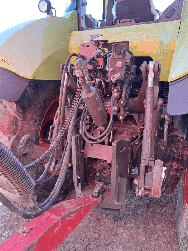 CLAAS AXION 820
