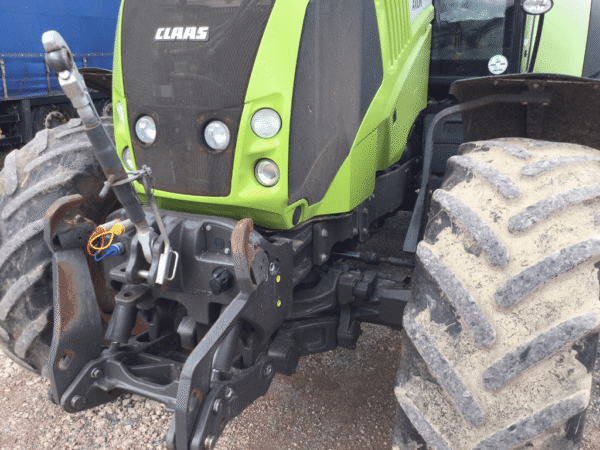CLAAS AXION 820