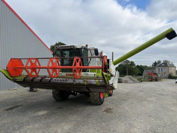1136cbe3-dc08-4dd5-9cd7-4e576047ceed Moissonneuse-batteuse CCLAAS MEDION 340