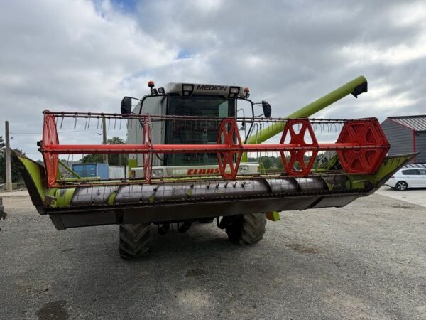 134bd4b2-e9e9-4aa7-9e9a-9892c4472f11 Moissonneuse-batteuse CCLAAS MEDION 340