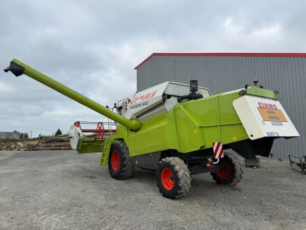 147588cd-a0c9-4af8-bf32-e25553683680 Moissonneuse-batteuse CCLAAS MEDION 340