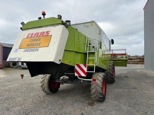 1da8c09e-7e41-43d3-a491-2e30124d3c46 Moissonneuse-batteuse CCLAAS MEDION 340