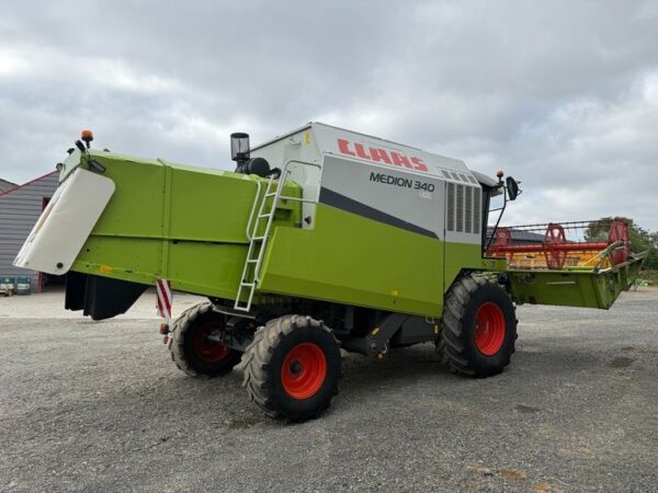 25f564e5-9814-4876-823c-ef2c9390e2c6 Moissonneuse-batteuse CCLAAS MEDION 340