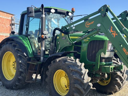JOHN DEERE 6630 PREMIUM – 135 ch - Chargeur frontal