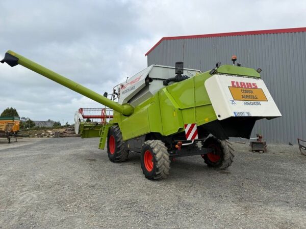 9308a451-035c-4e4c-b134-50b6782ad7bf Moissonneuse-batteuse CCLAAS MEDION 340