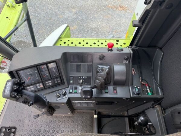 9b5791b8-56cb-40a7-aabb-3d1be653ae15 Moissonneuse-batteuse CCLAAS MEDION 340