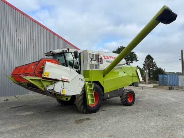 c57ebfcc-f598-4b2a-a8ce-d19568adb650 Moissonneuse-batteuse CCLAAS MEDION 340