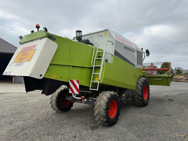 cedf5fe1-6f18-43e2-bcc8-efa32c37a07e Moissonneuse-batteuse CCLAAS MEDION 340
