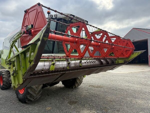 f7849086-dc64-45ca-add9-6e4fe873cc5e Moissonneuse-batteuse CCLAAS MEDION 340