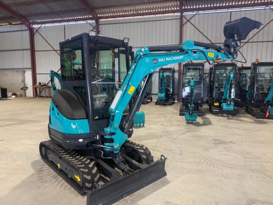 46870977_1777040187_824 MINI-PELLE 2,5 T NUOMAN MACHINERY NM-E25PLUS – NEUVE – 2026